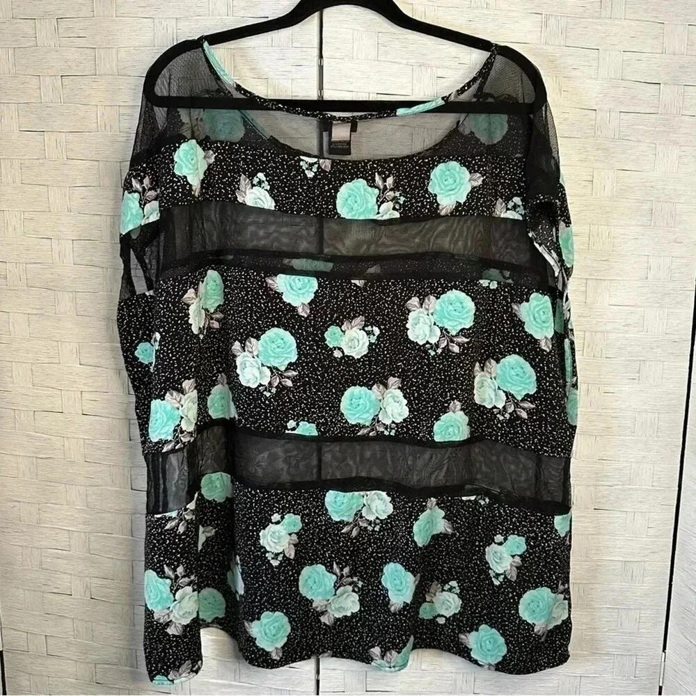 Torrid Womens Black  Rose sheer Stripe Blouse excellent condition size 3X